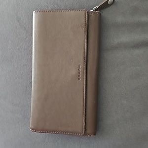 Vintage Tri-Fold Coach Wallet